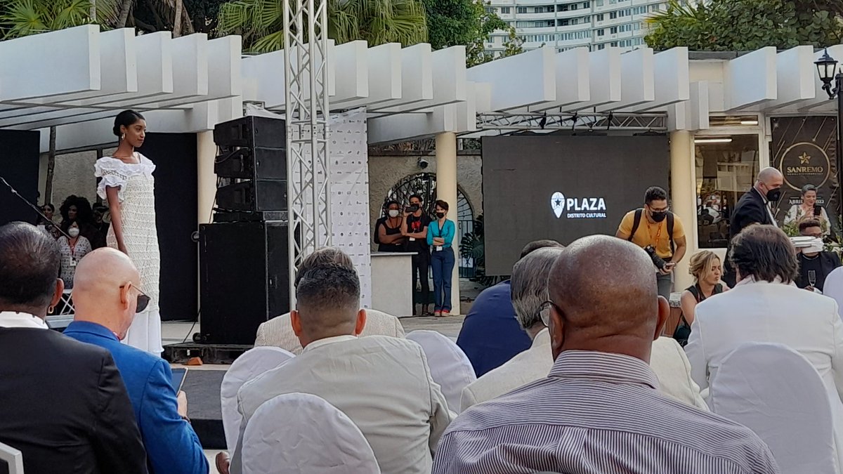 SRMACuba's tweet photo. #CubaesCultura #Ahora en el Hotel Nacional de Cuba presentan la colección de @Ismael de la Caridad, destacado diseñador cubanos qie se inspira en la creación artesanal de #Trinidad...
@
#SanRemoMusicAwardsCuba https://t.co/cS5eoDyl0G