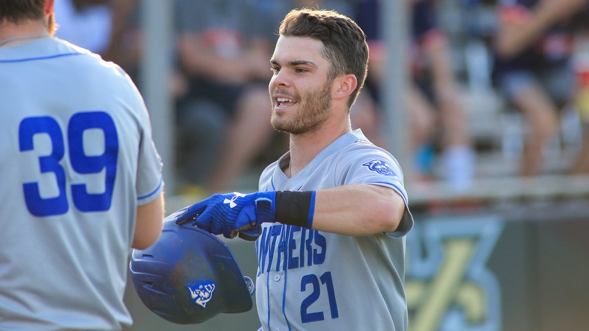 GSU_Base's tweet photo. After sweeping Coastal Carolina for the first time, the Panthers sit alone in 1st place in #SunBeltBSB. 

🔹7th straight win
🔹22-10 record is 2nd-best start in program history
🔹10-2 is GSU's best conference start ever

Recap➡️ https://t.co/nOxT9gS27n

#OurCity | #BLB https://t.co/Sr70REe5Wa