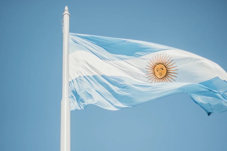 👁‍🗨 #Argentina: A historical analysis of the state’s fiscal Gordian Knot

- by Nahjae Nunes  | photo 📸 by Angelica Reyes on Unsplash

🌀Link tinyurl.com/yraszyvy