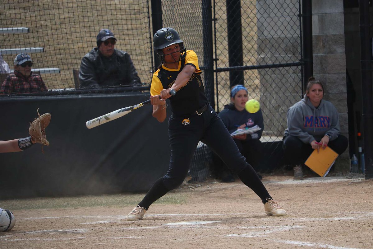 Gomez's career day at plate powers <a href="/WSCWildcatSB/">WSC Softball</a> in split vs. UMary  #NSICSB
wscwildcats.com/news/2022/4/10…