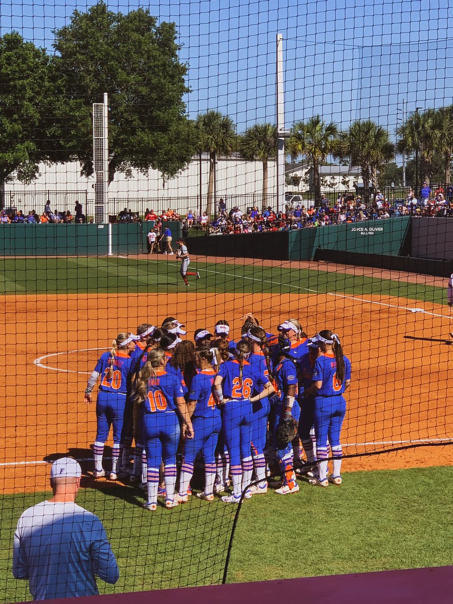 zoemateo2026's tweet photo. Grateful to watch two of my favorite teams compete today & in the Yellow Game yesterday πππ» ! #YellowGame #SunflowerSaturday
@Los_Stuff @OTGMediaTV @StriveSoftball @_TimWalton @amandalorenz18 @Coach_AT @UACoachMurphy @RyanIamurri32 @CoachAlyBAMA https://t.co/aQj570PL5O