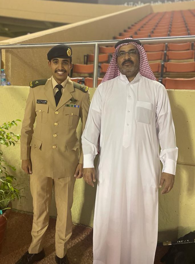 ALwuhub's tweet photo. تخرج الملازم / فيصل سعود بن سالم الوهبي 
 من كلية الملك عبدالعزيز الحربية 
برتبة ملازم 
#ديوانية_الوهوب تبارك له وتتمنى له التوفيق لخدمة دينه وملكيه ووطنه https://t.co/NZCLY234UN