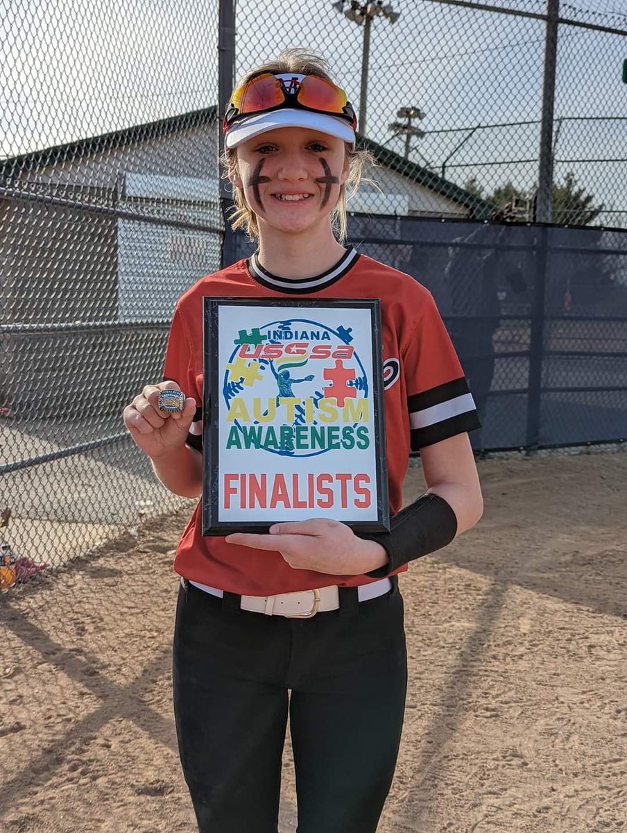 RPKraemer's tweet photo. Two weekends in a row, two title game appearances. After winning last weekend, we fell 5-4 today to a tough Fusion team from Kentucky, but EB and her Select teammates showed a lot of grit, and the parents are all very proud! #MidwestSelect https://t.co/abz5i728kn