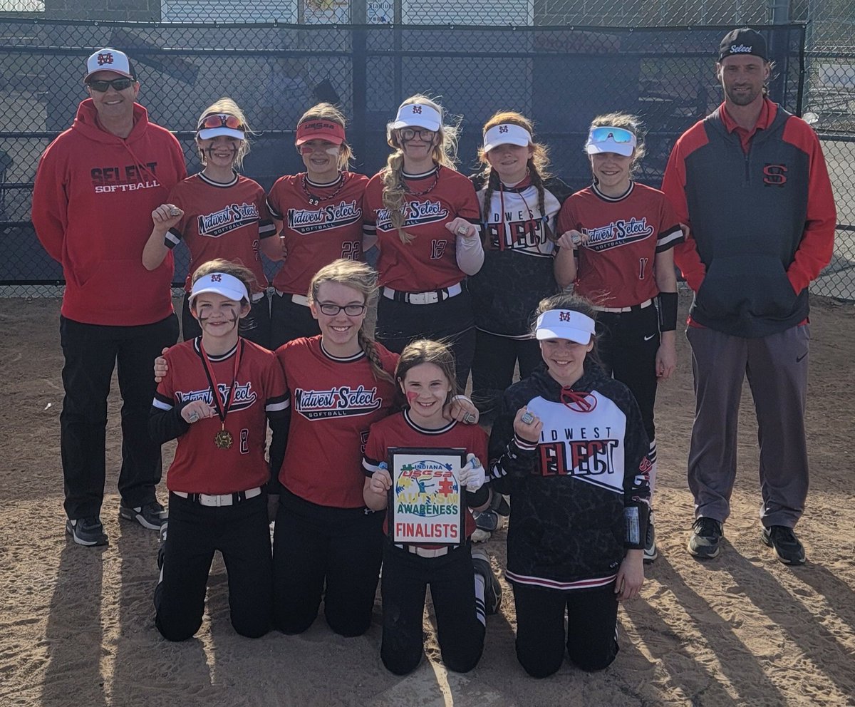 RPKraemer's tweet photo. Two weekends in a row, two title game appearances. After winning last weekend, we fell 5-4 today to a tough Fusion team from Kentucky, but EB and her Select teammates showed a lot of grit, and the parents are all very proud! #MidwestSelect https://t.co/abz5i728kn