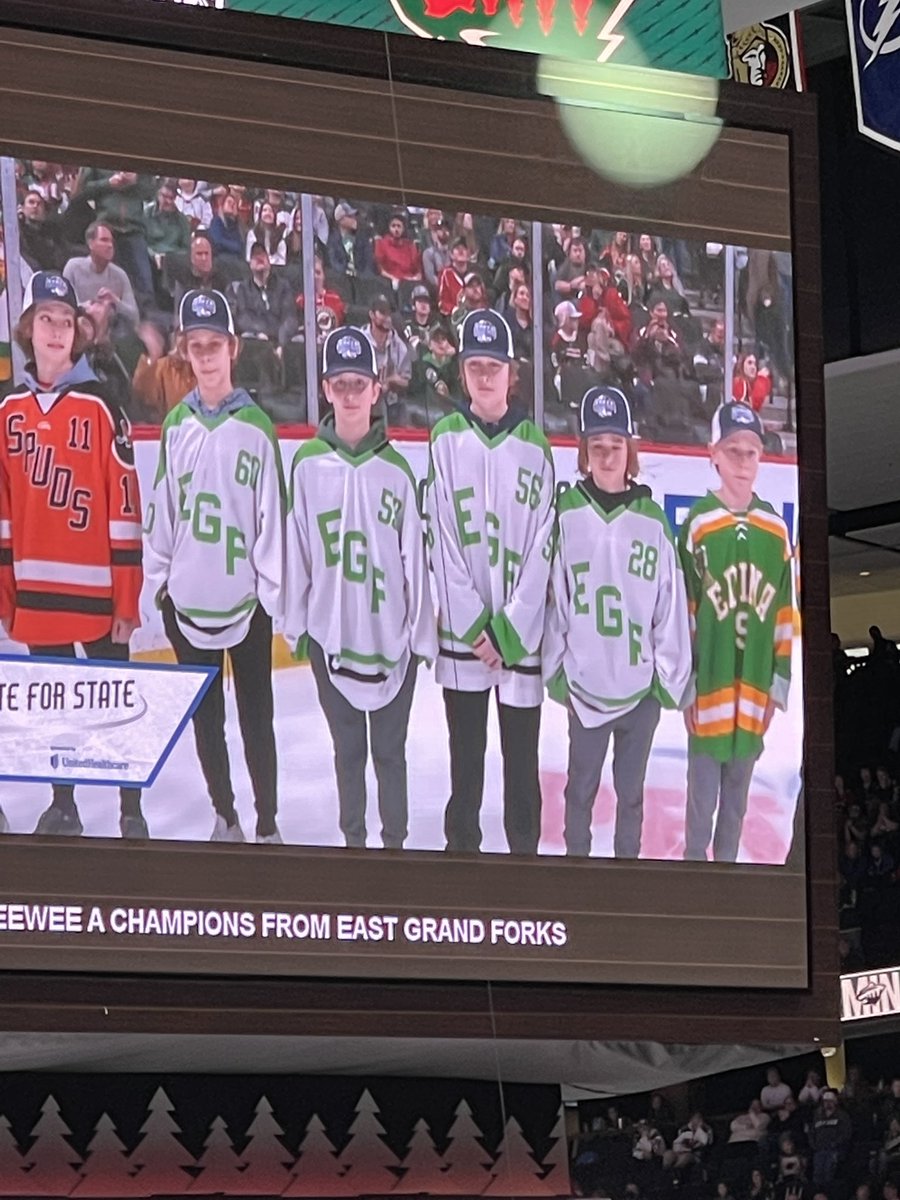 ktbeee4's tweet photo. What an honor the boys had to represent EGF as State Champions at the MN Wild game tonight!! @EastSideHockey @EGFPWA @EGFGoalies @YouthHockeyHub @mnwild @MinnHockey https://t.co/wFbQ2pzIxU