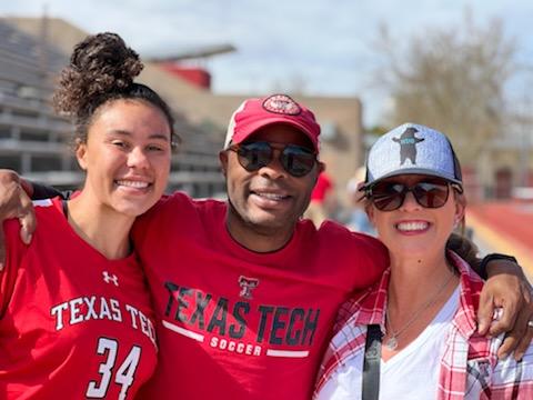 brookedelynne16's tweet photo. If a picture says a 1000 words..it would say: they work hard, they play hard and they love and cherish each and every moment shared. #priceless #WeekendMood #grateful #weekendvibes #blessed #thatlastpicturethough😂 #whatdad https://t.co/YIzOCxyPcx