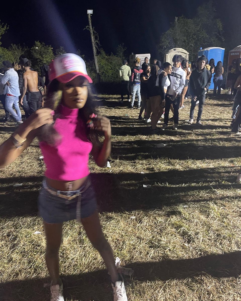 hadiyadoll's tweet image. #springfest2k22 💕🪐