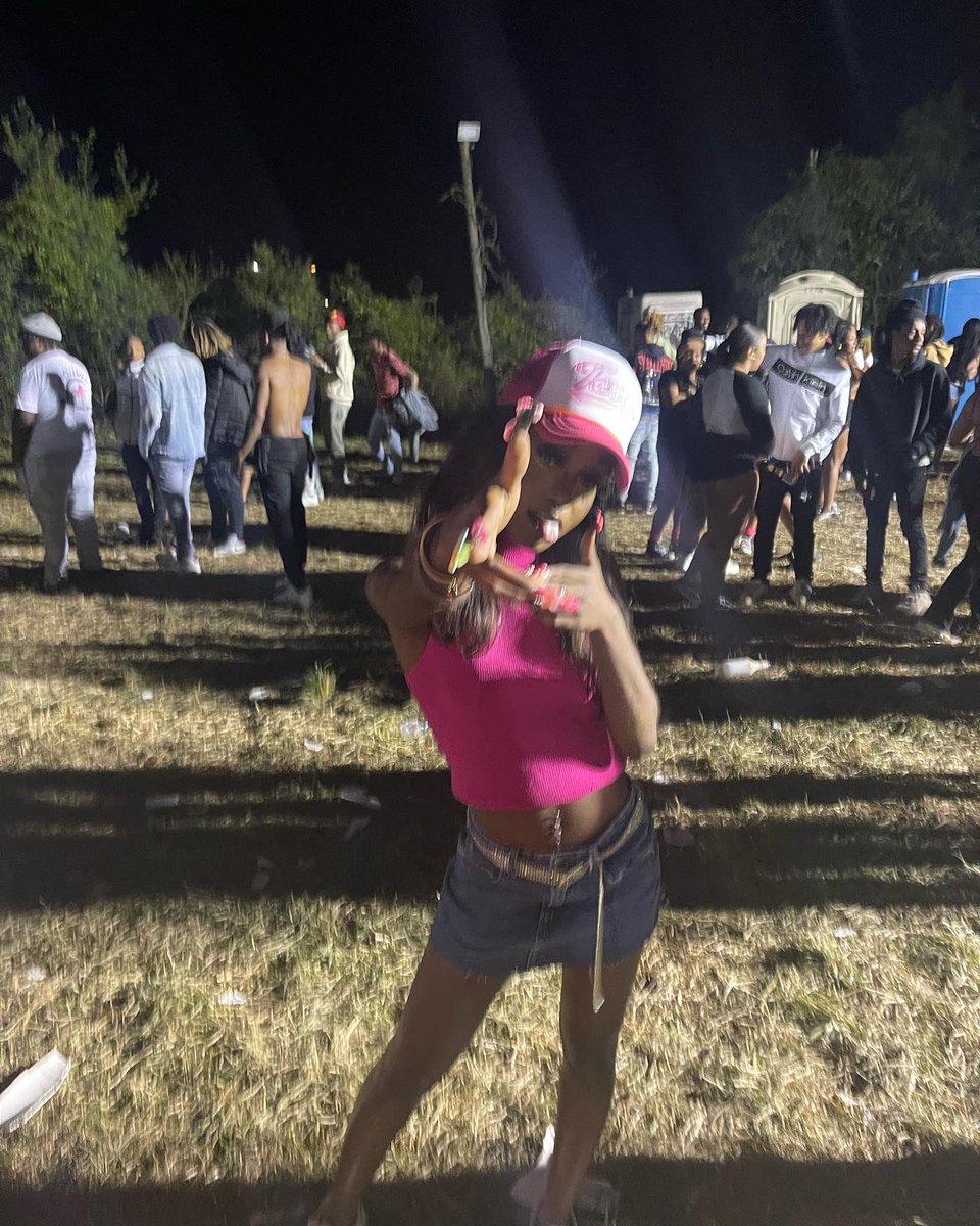 hadiyadoll's tweet image. #springfest2k22 💕🪐