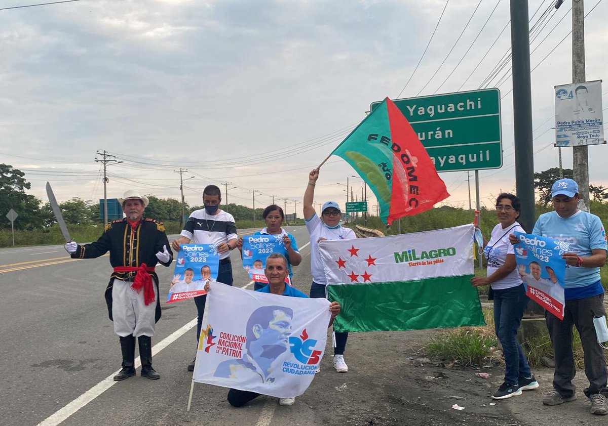 MabelEsTriunfo's tweet photo. Todo el Distrito 4 a la espera de nuestro querido vicepresidente.  
@JorgeGlas Hoy te recibirá tu pueblo para reconocer la lucha incansable que haz realizado por está patria #JorgeEsUnHeroe 💪🇪🇨 
@MashiRafael @marcelaguinaga https://t.co/VqSbromrQ6
