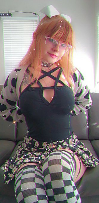 I was cute the other day ✨ (more pics on my platforms tonight btw) https://t.co/x95B6DuD6O