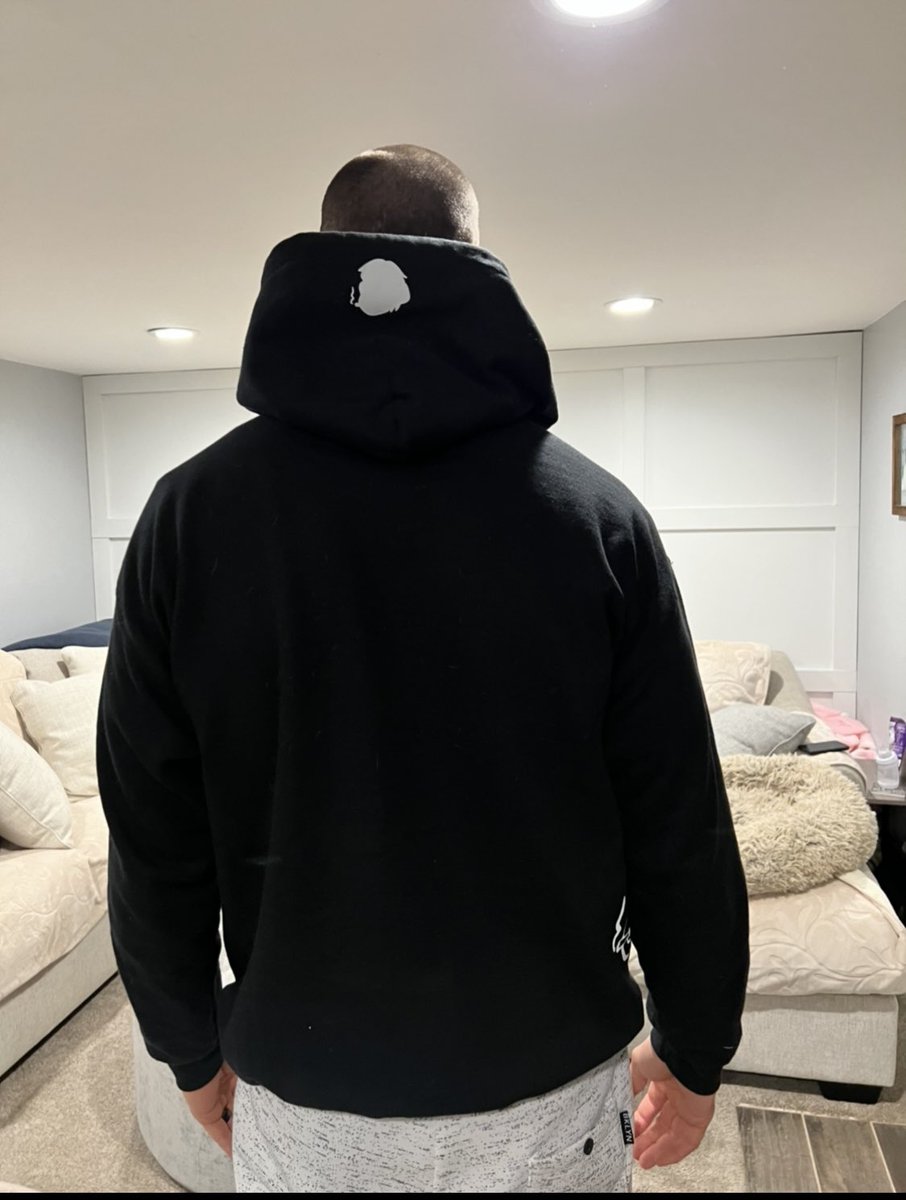 DSwan43's tweet photo. @stonedapefam #sacdesign hereโs a hoodie my wife made up for me once I joined the fam ๐จ๐จ๐ค๐ป https://t.co/m0Xswq7DfZ