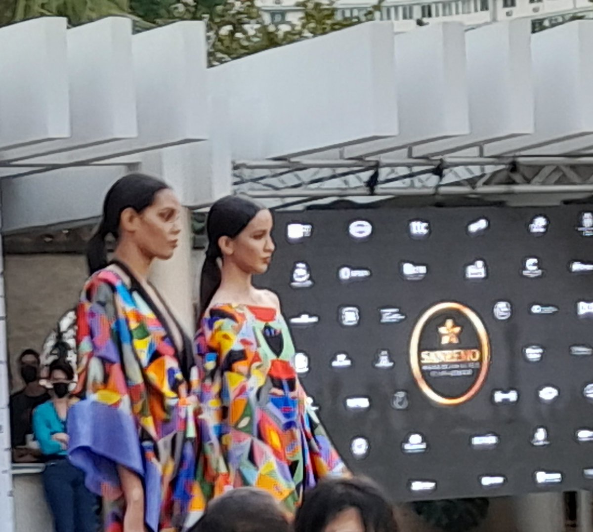 SRMACuba's tweet photo. #Moda y Alta costura en el @HNCuba como parte del #SanRemoMusicAwards #LaHababa #CubaesCultura Los diseños de #NinoLettieri llegan a la capital cubana @EGREMOFICIAL @escalonaegrem @CubaEsCultura https://t.co/S9O89vTSsY