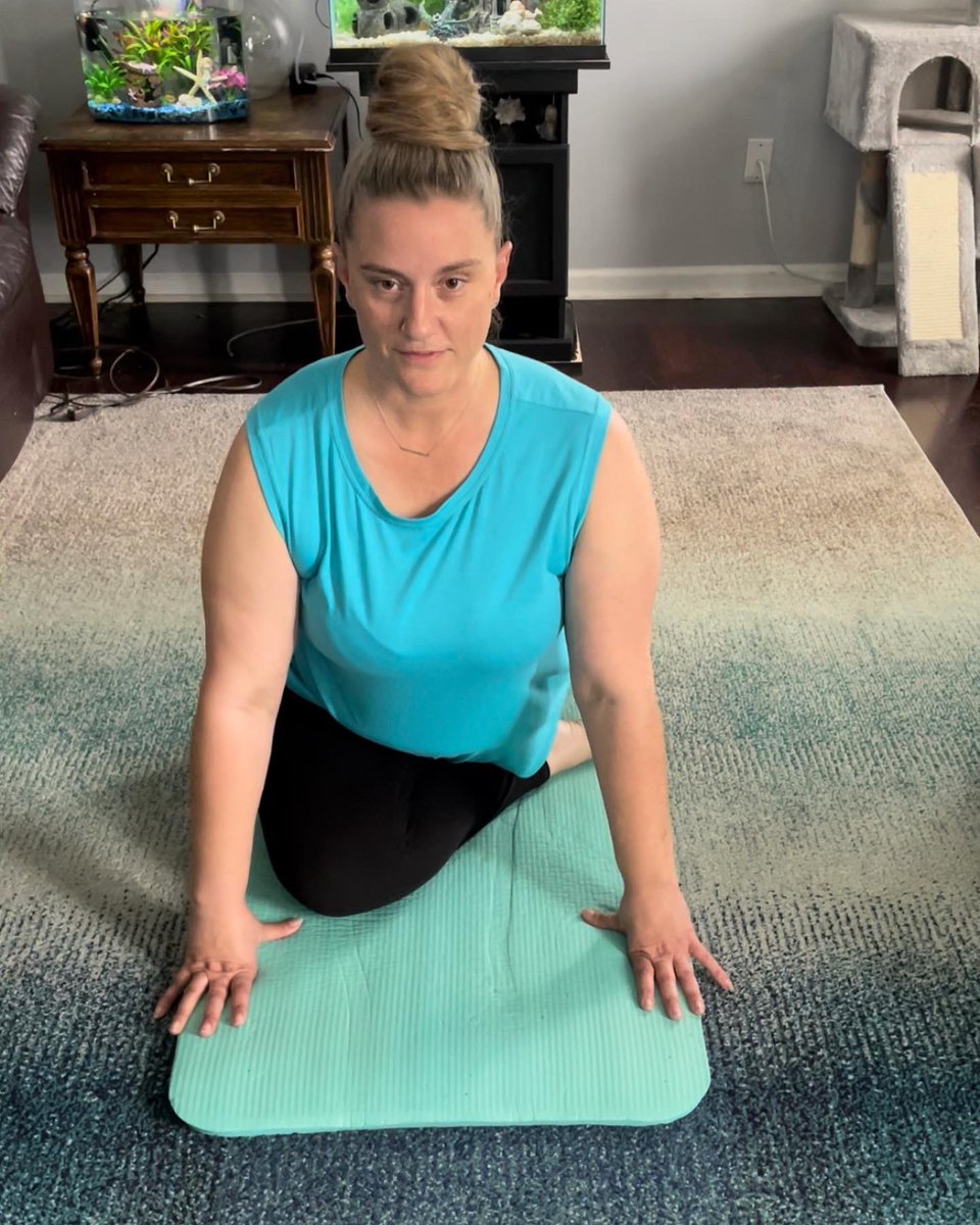 AuthorBlizzard's tweet photo. There’s only a few things in the world I love as much as yoga 💙 It healed my body after a terrible car accident over 17 years ago. It’s healed my spirit 10 times over since. It’s a true a love affair 😌🧘🏼‍♀️🙏🏼 #namaste https://t.co/WzJ8Yv22mZ