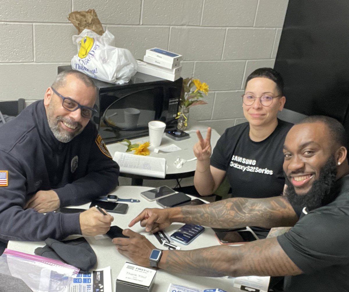 Marcus Espinal (@marcusespinal) on Twitter photo Awesome #TeamWork and great vibes! Thank You Essex County Corrections for inviting us to Help over 100 Officers get connected!!! #FirstNet #FirstResponders #sERve1st #SignatureSizzlers @Ale_ValdezNYC <a href="/judy_cavalieri/">Judy Cavalieri</a> <a href="/TrishaTCostanza/">Trisha Torres Costanza</a> <a href="/shasriq/">Shariq Jamal</a> Awesome #TeamWork and great vibes! Thank You Essex County Corrections for inviting us to Help over 100 Officers get connected!!! #FirstNet #FirstResponders #sERve1st #SignatureSizzlers @Ale_ValdezNYC <a href="/judy_cavalieri/">Judy Cavalieri</a> <a href="/TrishaTCostanza/">Trisha Torres Costanza</a> <a href="/shasriq/">Shariq Jamal</a>