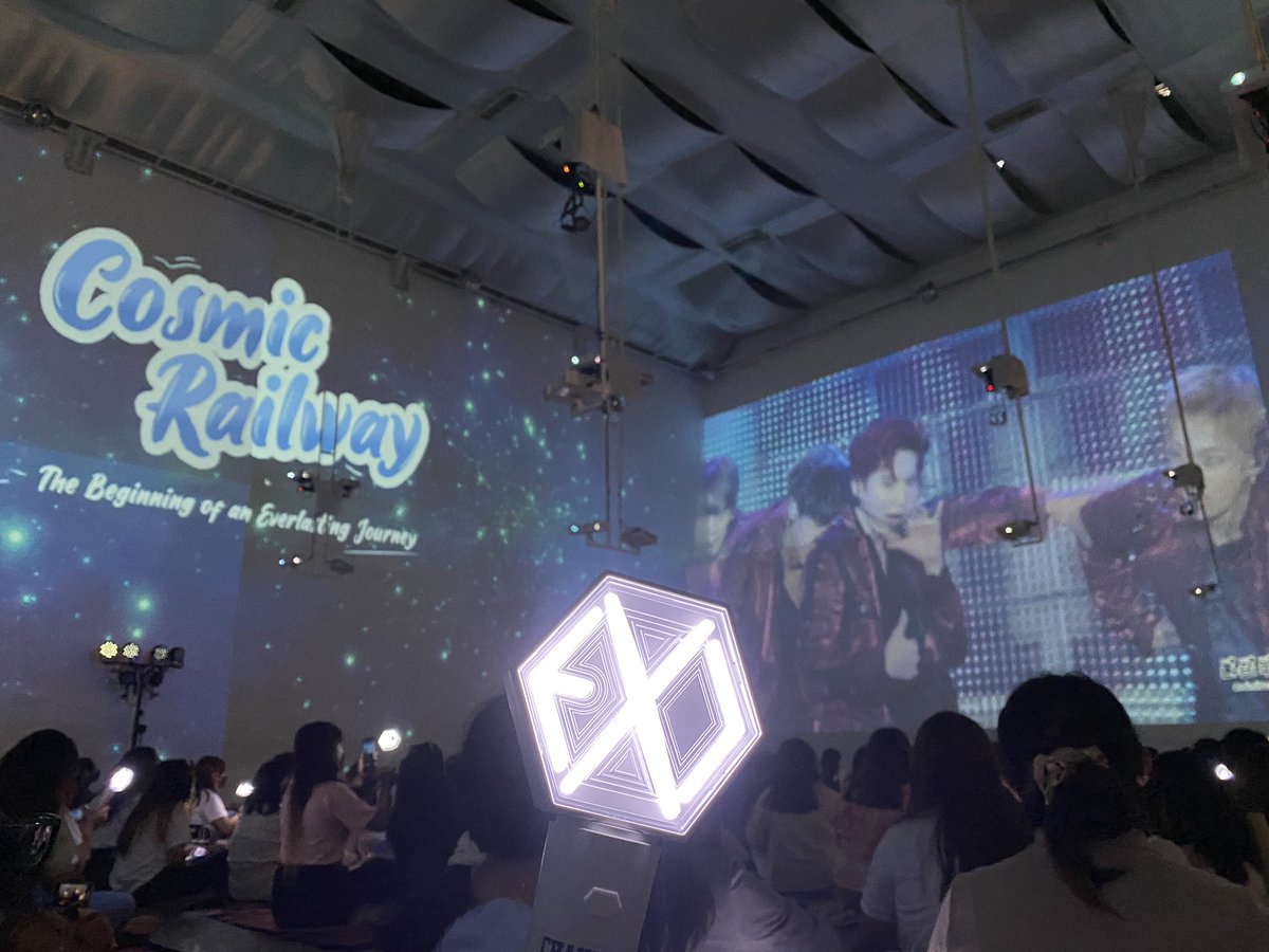 cleyeol61's tweet photo. The flight from Bicol to Manila was worth it. 💕
#CosmicRailwayEXO0408
#10thYearswithEXO
#AlwaysAndForeverWithEXO
@PHIXOVotingTeam
@weareoneEXO #EXO https://t.co/4p3hkPH7QP
