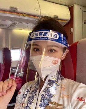 TheraLily's tweet photo. 上班了，打工人。 https://t.co/njBh85g3uM