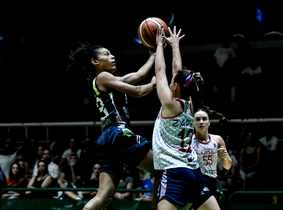 🏀Final tercer cuarto
💜Corrientes Básquet 48
🔵Unión Florida 47

(Armesto 17, Bazán 7)
📱basquetpass.tv/view/4242
#NosotrasJugamos 🏀