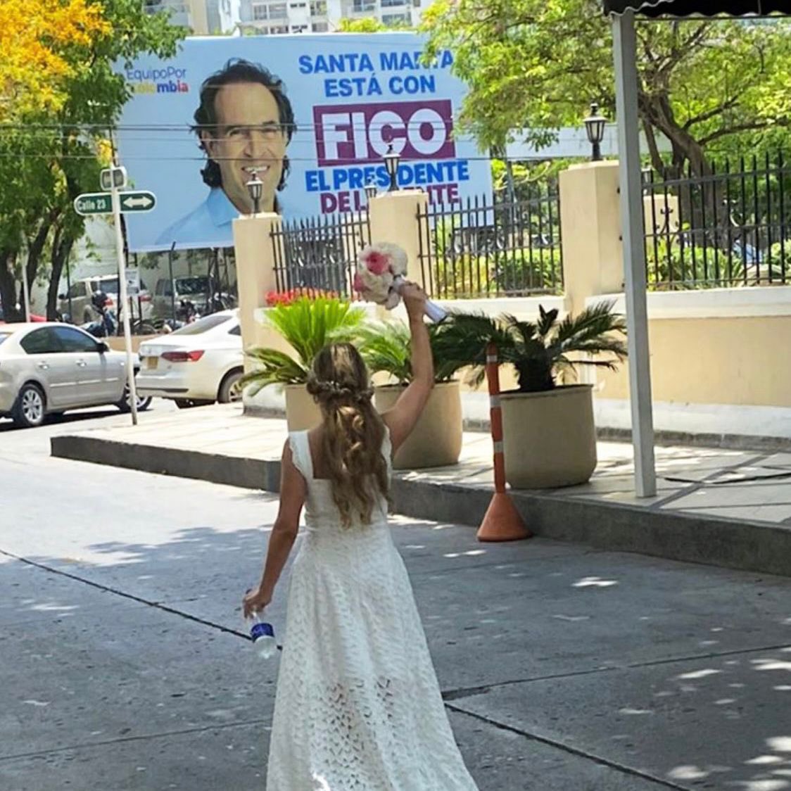 FicoGutierrez's tweet photo. Vean esta linda historia. Gracias a todos los que creen, esta será la presidencia de la gente. Felicitaciones  @lorecampo91 !! 🙏🏼🇨🇴 #FicoPresiden https://t.co/GWEm7Amyuz