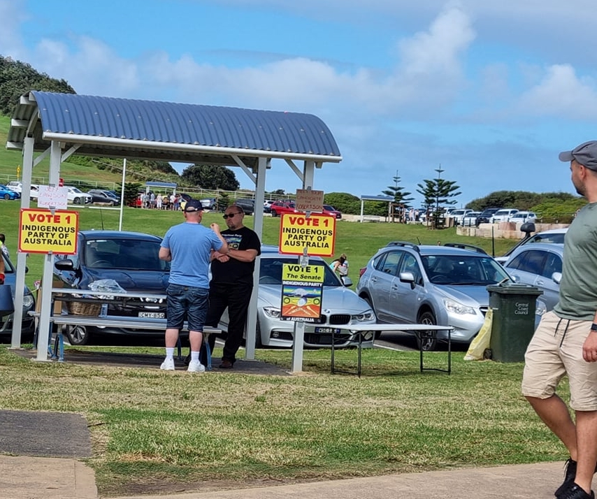 PartyIndigenous's tweet image. Indigenous Party on the campaign trail at Terrigal NSW.
What we lack in marketing funds we make up for in HEART❤️💛🖤
#auspol #auspoll