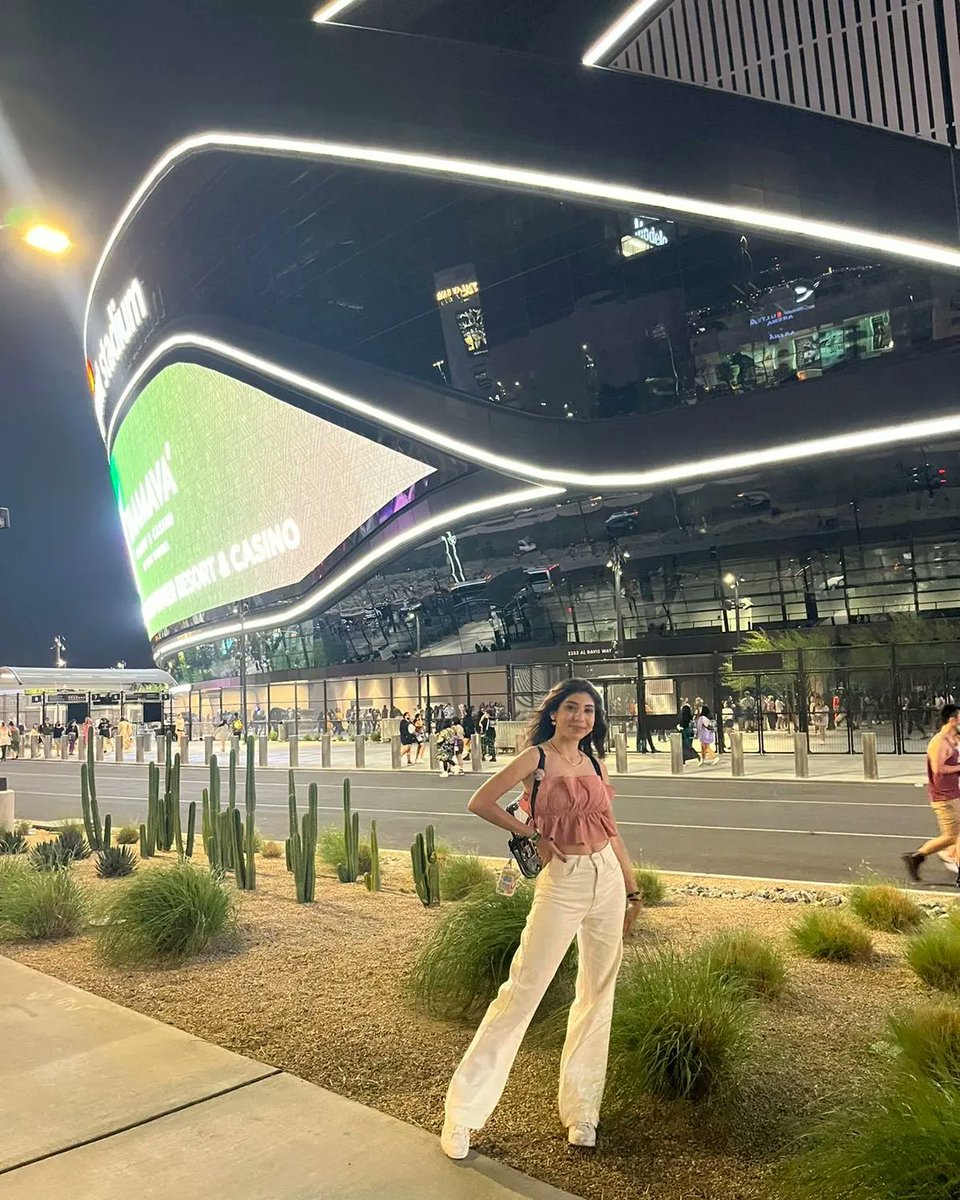gummysmile01's tweet photo. i wanna dance, the music's got me going, ain't nothing that can stop how we move
let's break our plans and live just like we're golden ✨
#wedontneedpermissiontodance
#BTS #BTSCONCERT #borahae💜 #PTD_ON_STAGE_LAS_VEGAS #ptdonstage #permisiontodance @BTS_twt https://t.co/CwNVHx6gGD