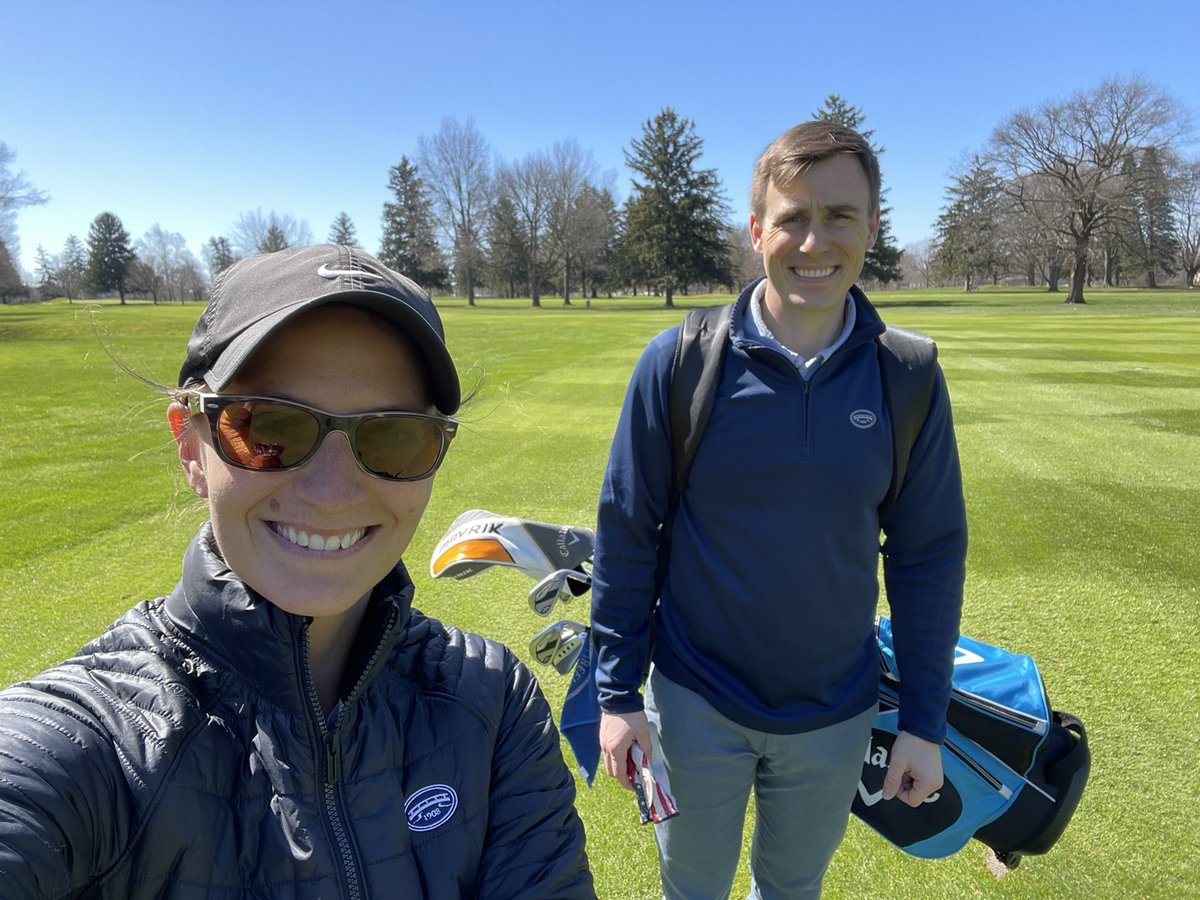 ChristinaMuryn's tweet photo. A chilly but beautiful day out on the golf course getting in our steps, swings, and sunshine. #MWTM #MWTMFindlay #FindlayOhio #Golf https://t.co/sviZjZtXXc