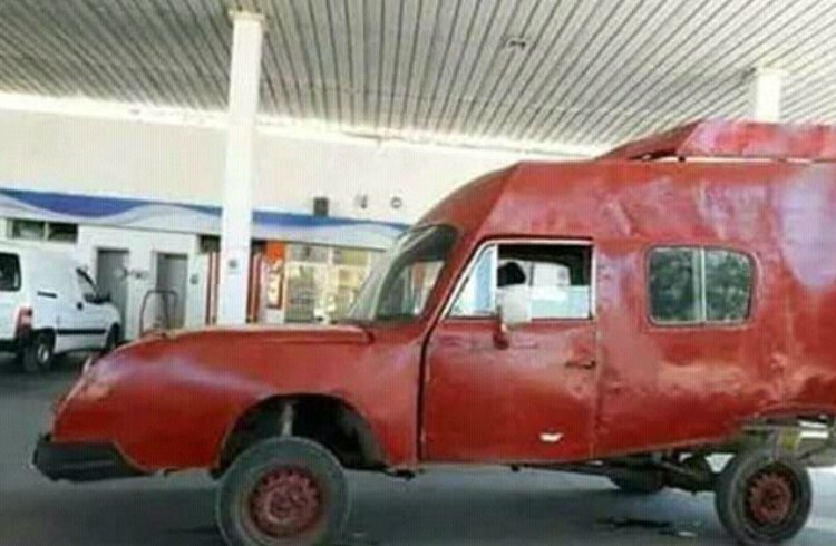 lucasbarrera's tweet photo. @VarskySports "Paso Enzo Ferrari y dijo que este auto no está tan mal" https://t.co/fcnDS0VX2t