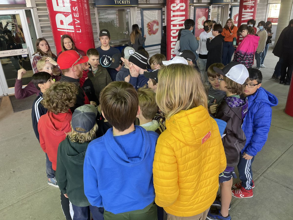 consultantmayer's tweet image. So excited to celebrate #CCSDedu at #Districtday with @WHLHitmen and students from @CcsdStjames @CCSD_edu thank you for hosting us!