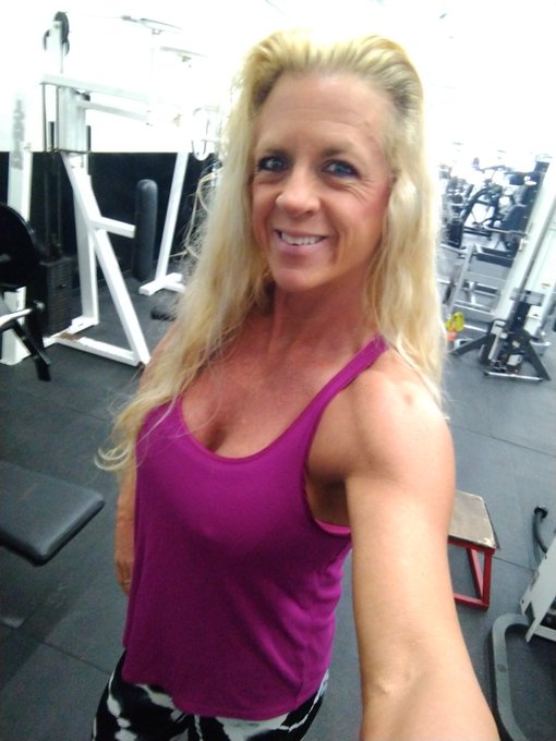 Just working out!!! Have a great week!!!! And sign up for my https://t.co/vkmVZWhE1O https://t.co/Pf<a href="/tag/hot"class="tags"><span>#hot</span></a>