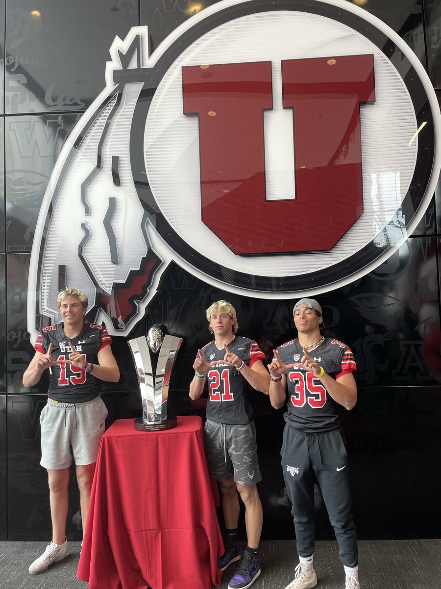 HemalotoK's tweet photo. @Utah_Football junior day was awesome! Great program, beautiful campus, elite facilities &amp; coaching! Repping Lehi with @jacksonb2023 &amp; @KadiyonS. Thank you for the invite @Colton_Swan @bigfam94 @SafetyPride @evanjohnsonUU https://t.co/VoCqb13fdO