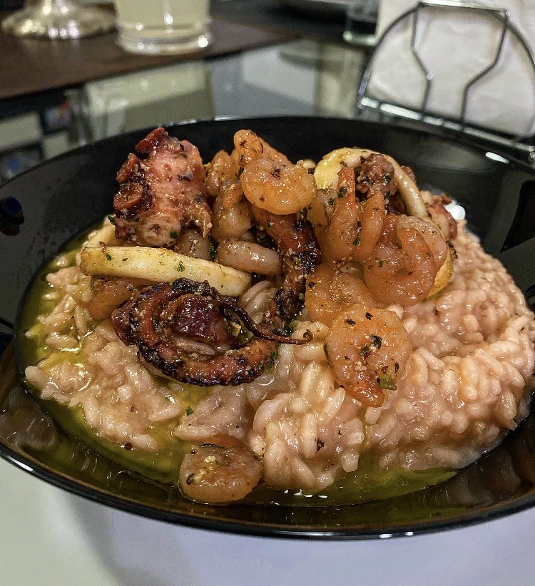 Risotto de Pulpo Calamares y Camarones a la Genovesa.