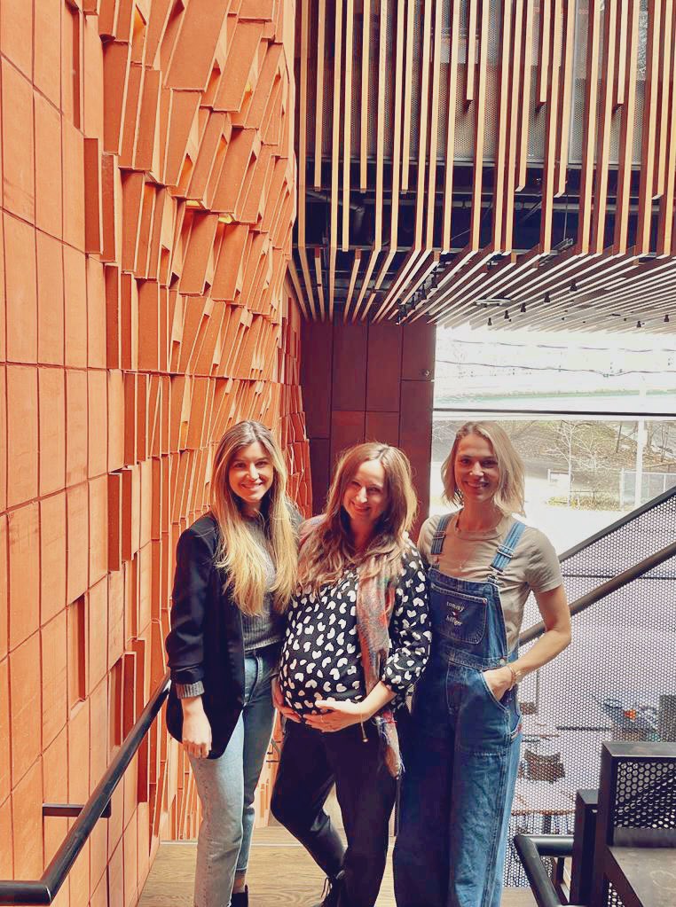 maddiejoa's tweet image. Baby bump: spending quality time with his Aunties #brunchsohard 🤤
#28weekspregnant #eatingfortwo