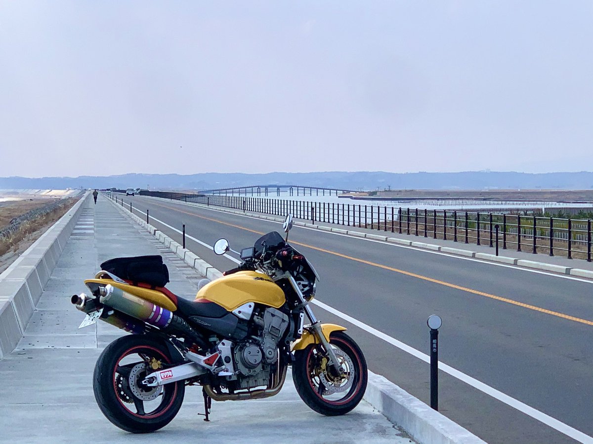 Kibo_CB900's tweet photo. 福島県相馬市松川浦の海岸道路が先日の地震で復旧の見通しが立たないというニュースで被害の大きさを再認識
去年の地震でもこの道路はトンネルの先で崖崩れの被害があった https://t.co/ii1p5p1UNA