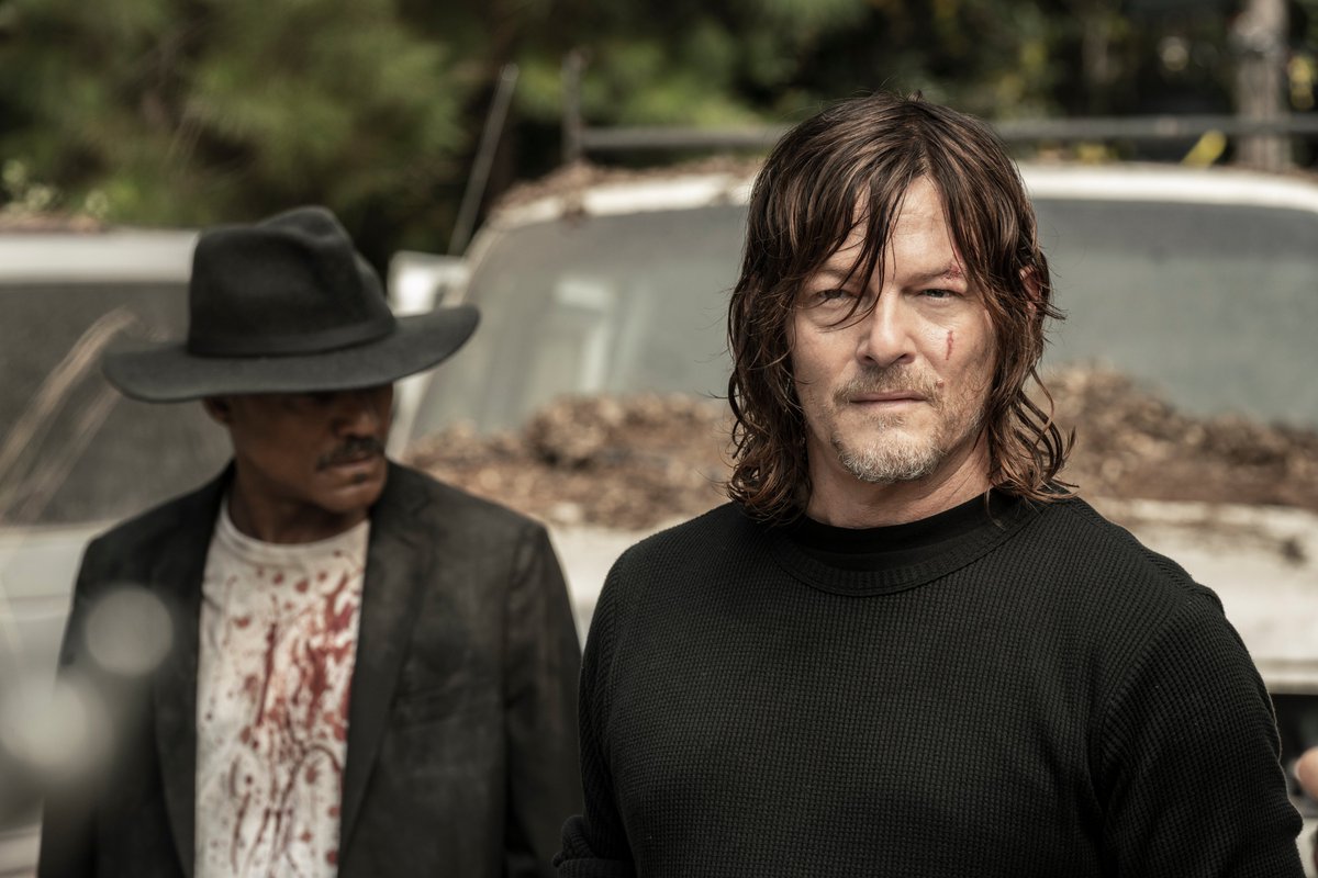 WalkingDead_AMC's tweet photo. RETWEET if you're watching the Part 2 finale of #TWD's 3-Part Final Season right now https://t.co/0odlOqpKUs
