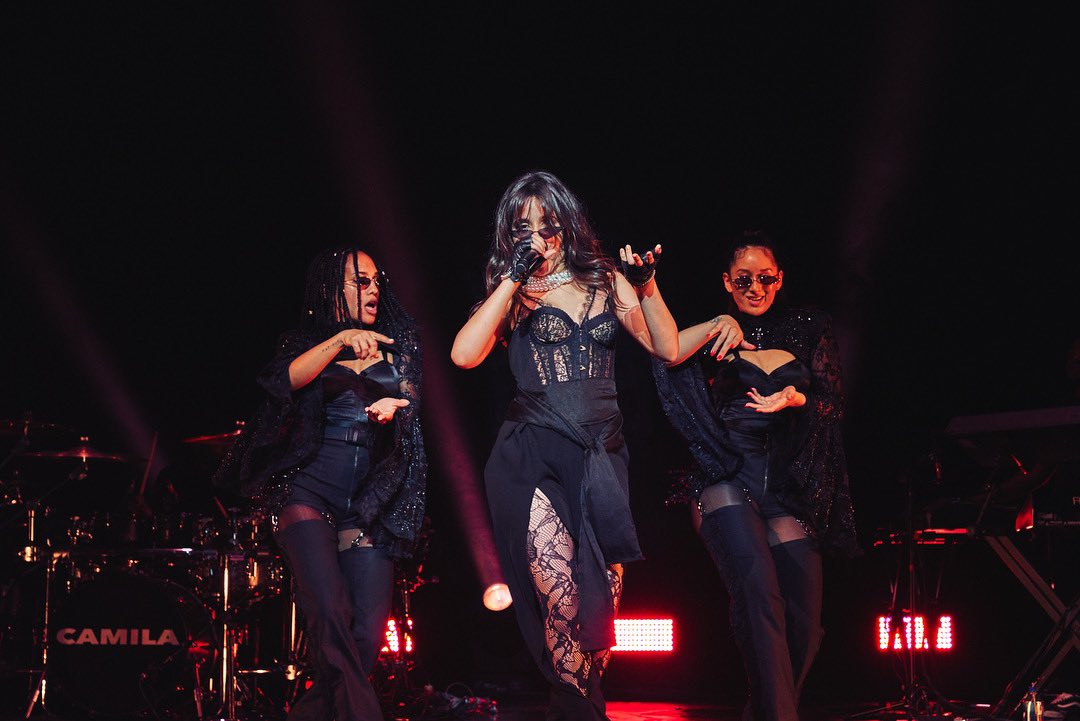 smthrowbacks's tweet photo. #NeverBeTheSameTour VANCOUVER!!! ๐๐ฎ๐๐ฎ๐ฅ @rahulb91
@Camila_Cabello via Instagram 4 years ago today! https://t.co/LiTo8BXz2f