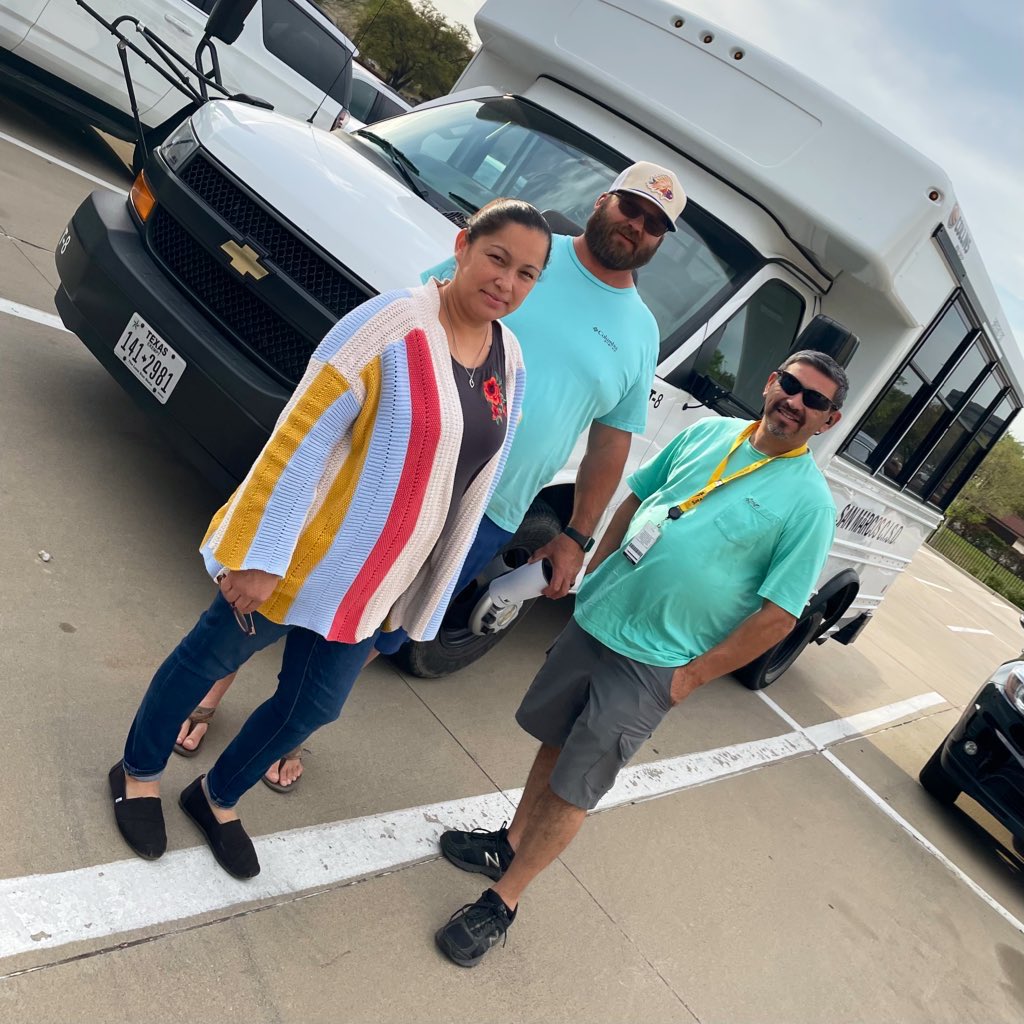 VoteJMA's tweet photo. We have a group of @SMHS_SMCISD students &amp; staff in Irving for the @TASC_StuCo state conference. They unexpectedly had some issues w/ their bus during the trip so a team of dedicated #SMCISD transportation employees drove up to swap out vehicles. @SMCISD_Bus is the best! 💯 https://t.co/K3oJc2iFbP