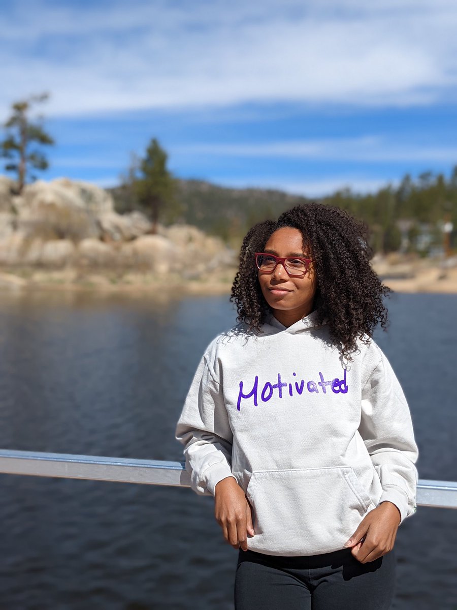Just got my <a href="/veefriends/">VeeFriends</a> #motivated monster sweatshirt 🔥Now hoping the <a href="/veecon/">VeeCon</a> ticket prices continue to go down, so I can attend the conference (and get my 1st NFT🤞🏾). So excited for the diverse line up at #veecon 💪🏾👸🏾

#WomenInNFTs #NFTs #veefriends <a href="/garyvee/">Gary Vaynerchuk</a> #web3women