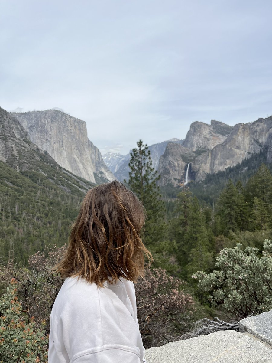 LowriBotham's tweet photo. In awe at Yosemite 🏔 https://t.co/tfj4hWaTXX
