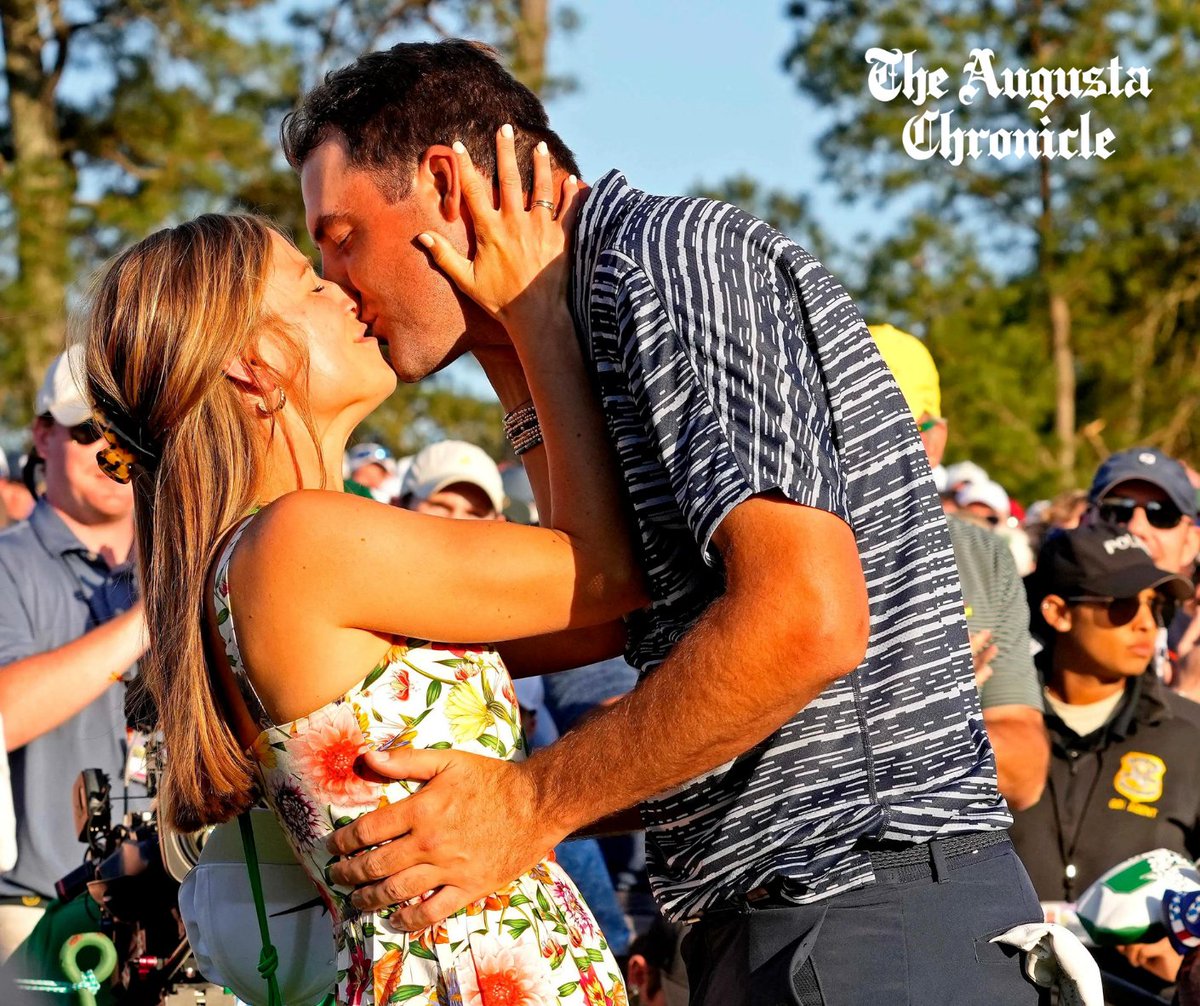 Smile, Scottie! The 2022 Masters champion looks good in his new green jacket.

It'll be a week to remember for Scottie Scheffler.

See more photos from #themasters: 

🏌 Scheffler on the course: augustachronicle.com/picture-galler…
⛳ Scheffler in the green jacket:  augustachronicle.com/picture-galler…