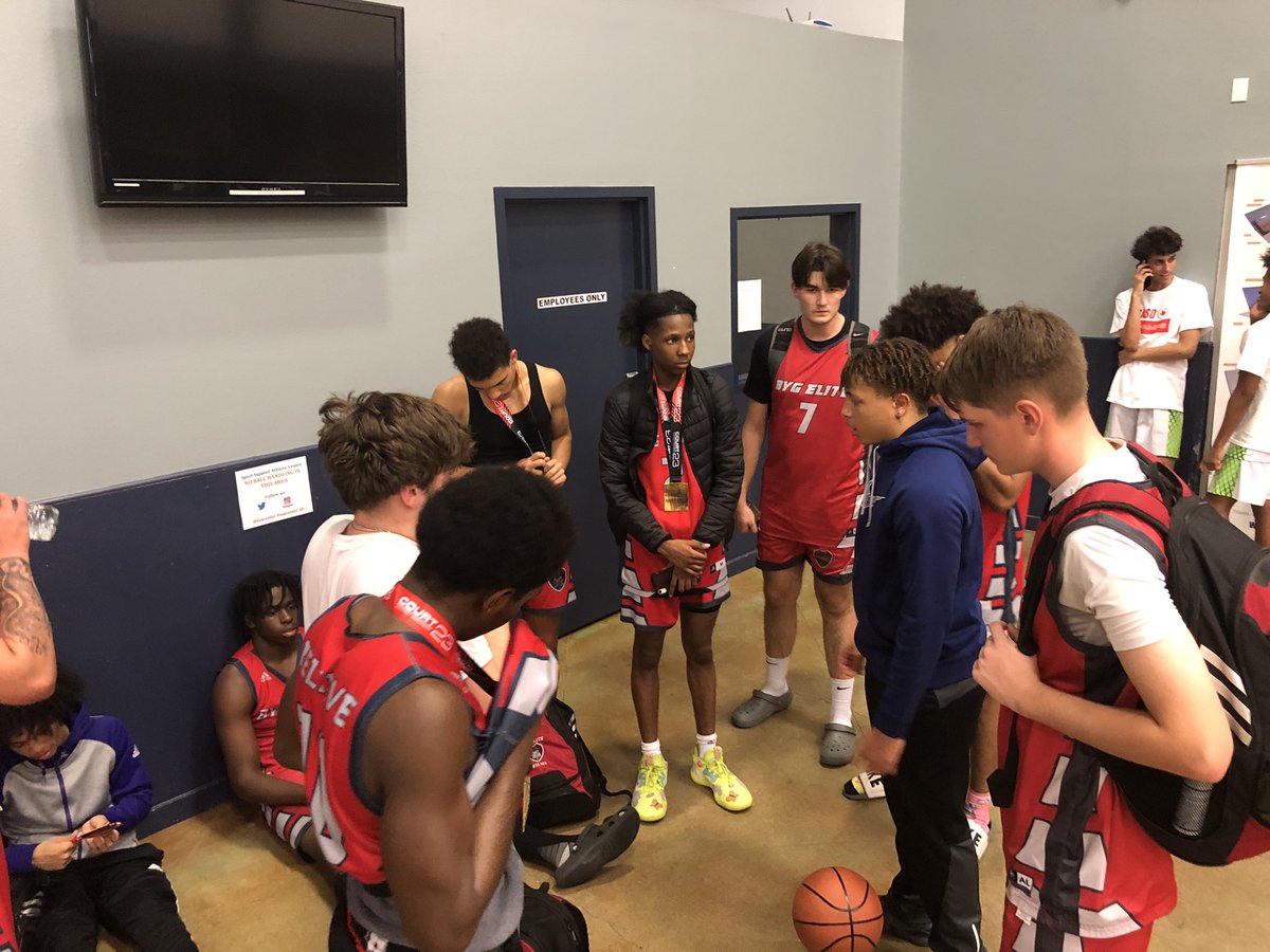 BYGEliteAAU's tweet photo. Congratulations to BYG Elite Varsity for taking 2nd Place in this weekend’s Court 23 Spring Kickoff Classic in Lake Dallas! Coach Deuce Hardison lead his team well and the team keeps getting better. BELIEVE! https://t.co/3ce9H3k9Pl