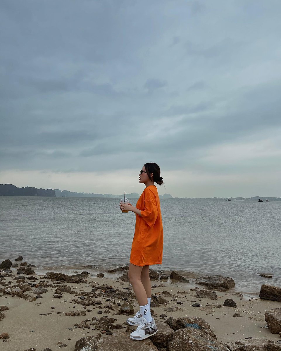 NgocSylvia88's tweet photo. Enjoy Our weekend 🧡🌊🍁 #lifestyle #fancystyle #outfit #lovemyself #freedm https://t.co/VLoBBTSqld