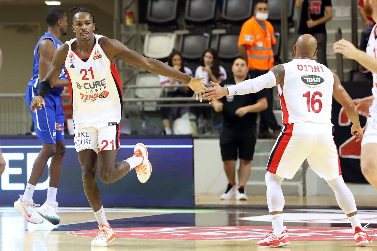 aguilar_leon's tweet photo. #Venezuelan @Gregory8Vargas destacó con 12 puntos y 7 asistencias en costosa derrota de @HapoelHaifaBC ante @BHerzliya en @WinnerLeague #Israel #NoPlayingCar #LaFamilia #MightyMouse #VargasPower #VenEx 

(Vía @dosquintetoscom)

https://t.co/SyCbyhQPR1

https://t.co/k4E2J11bwE https://t.co/SJubrtyKZg