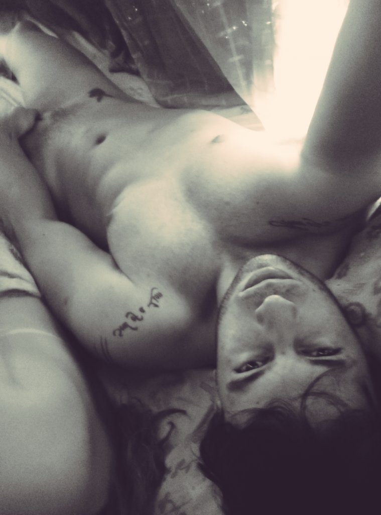 baritchelli's tweet photo. #SeductiveSunday https://t.co/VRezkajTu5