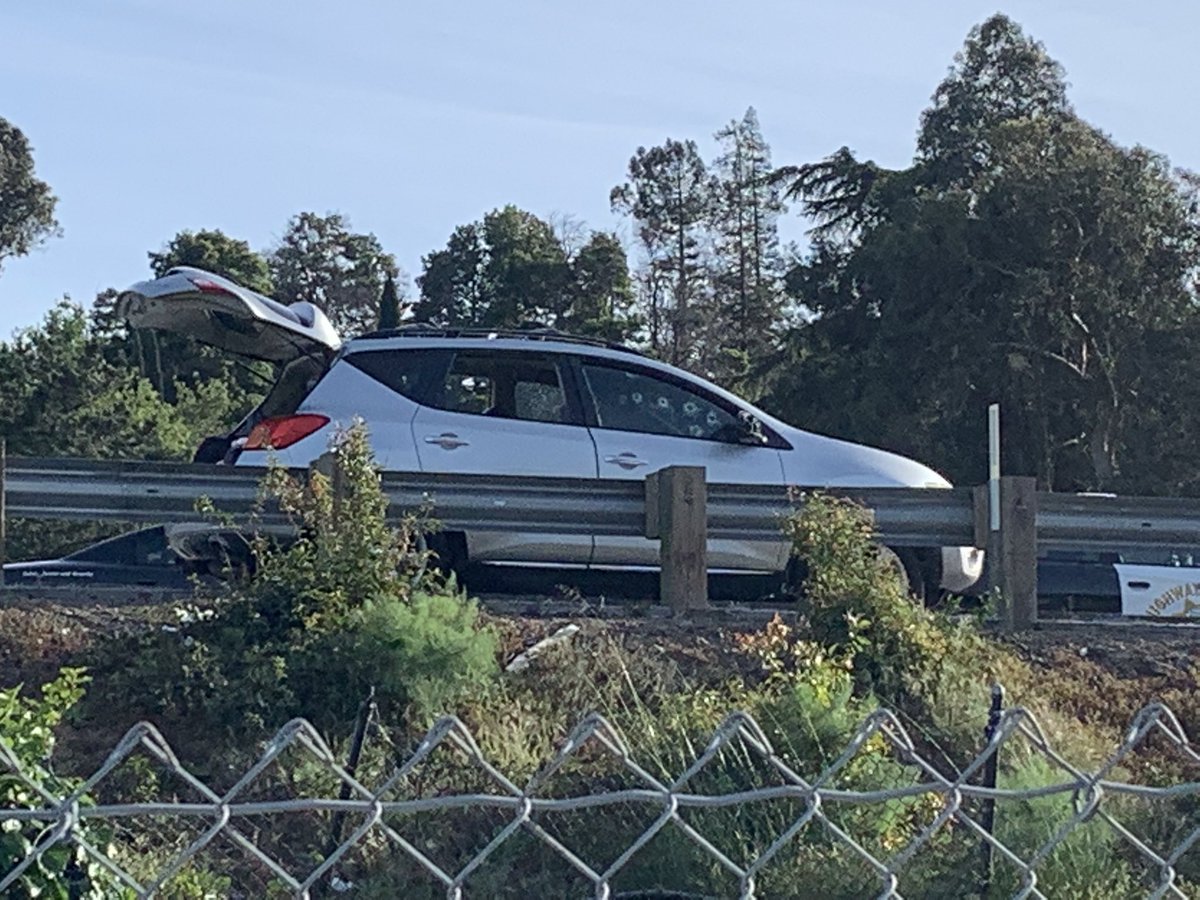 ZakSNews's tweet image. Car riddled with bullets on I-580 around 3:49pm. CHP on scene investigating. Witness tells us he heard what sounded like spray of around 20 bullets. Westbound traffic shutdown, being diverted off at MacArthur Blvd. No word on any injuries. @KTVU