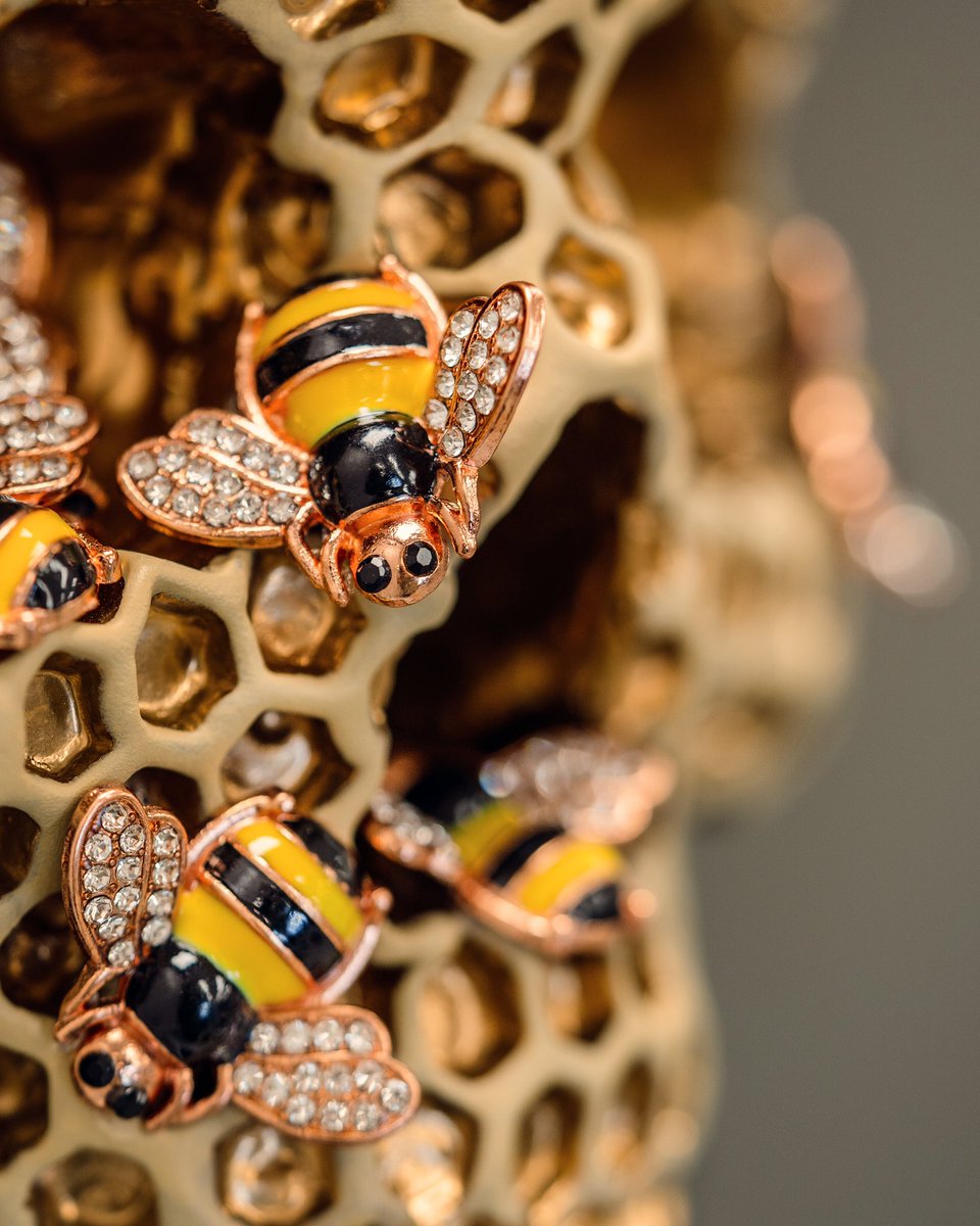 Beehive Skull is now live at jackofthedust.com