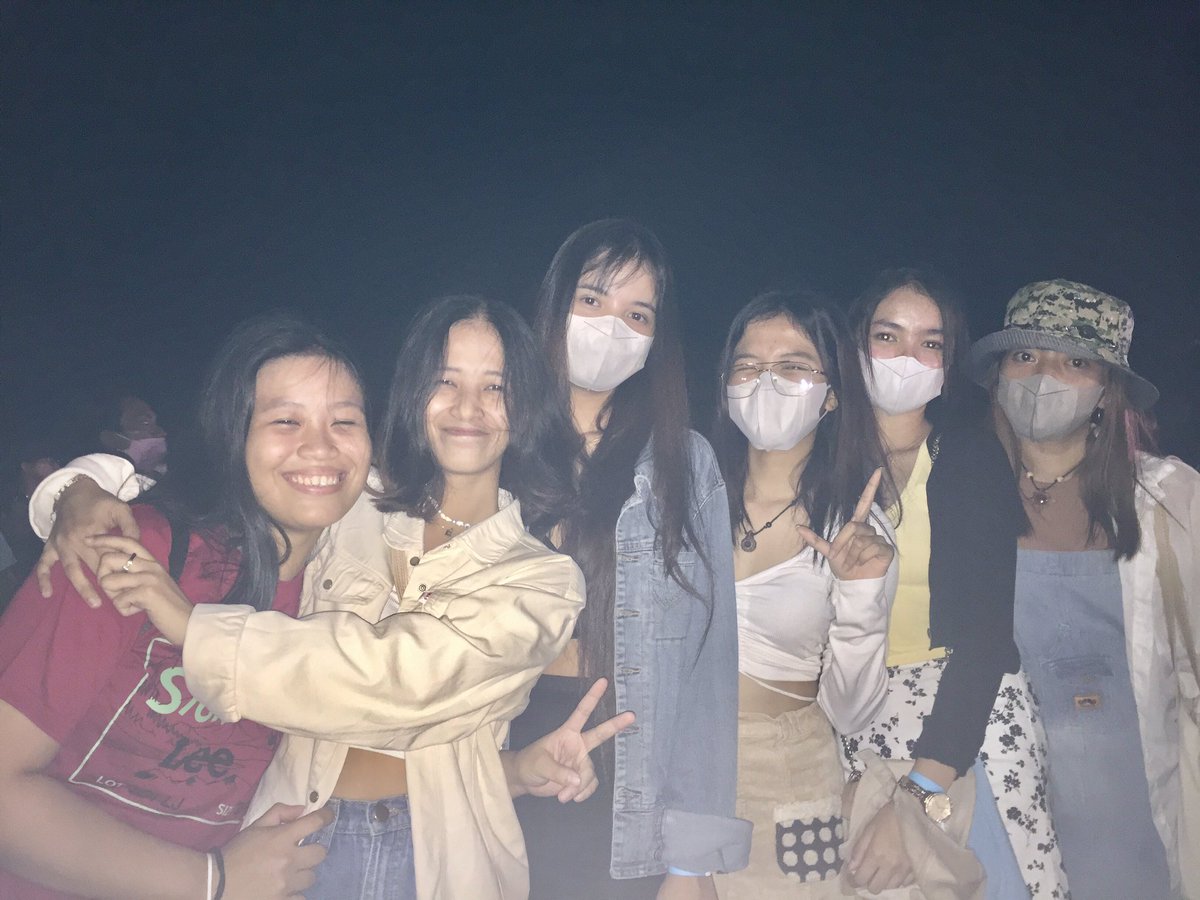 ercjnesnjse's tweet photo. About last night 💛✨
.
.
December Avenue xx Bandang Lapis 🤘🏻🎸 https://t.co/dZgayTbZGx