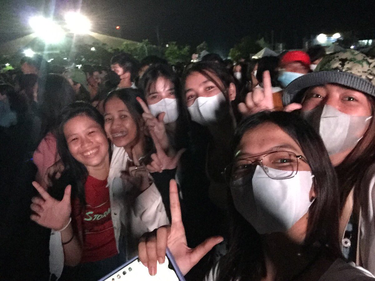 ercjnesnjse's tweet photo. About last night 💛✨
.
.
December Avenue xx Bandang Lapis 🤘🏻🎸 https://t.co/dZgayTbZGx