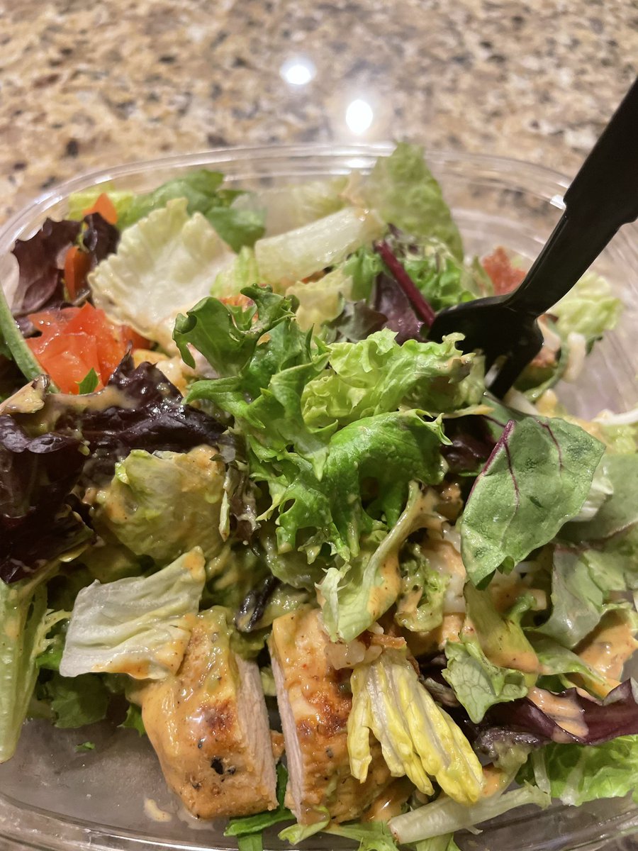 agholland4's tweet photo. This Southwest Avocado salad is DELICIOUS!!!
@Wendys https://t.co/X7LdkRcawe