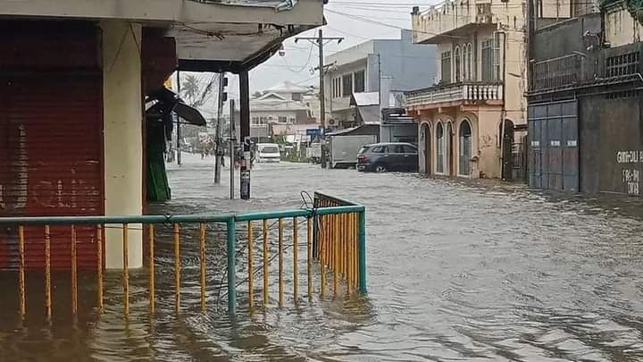 aeropressnitoni's tweet image. dahil sa walang humpay na ulan since last week pa. Some roads are also impassable. Haven&apos;t seen much coverage from the media yet also, prolly bec the region is so far. Pls help me spread this.

#EasternVisayasNeedsHelp 
#LeyteNeedsHelp
#BaybayNeedsHelp 
#AgatonPH