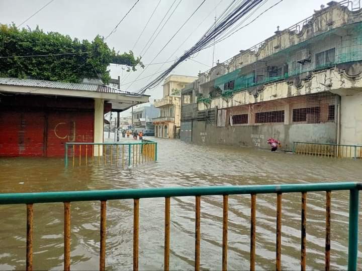 aeropressnitoni's tweet image. dahil sa walang humpay na ulan since last week pa. Some roads are also impassable. Haven&apos;t seen much coverage from the media yet also, prolly bec the region is so far. Pls help me spread this.

#EasternVisayasNeedsHelp 
#LeyteNeedsHelp
#BaybayNeedsHelp 
#AgatonPH