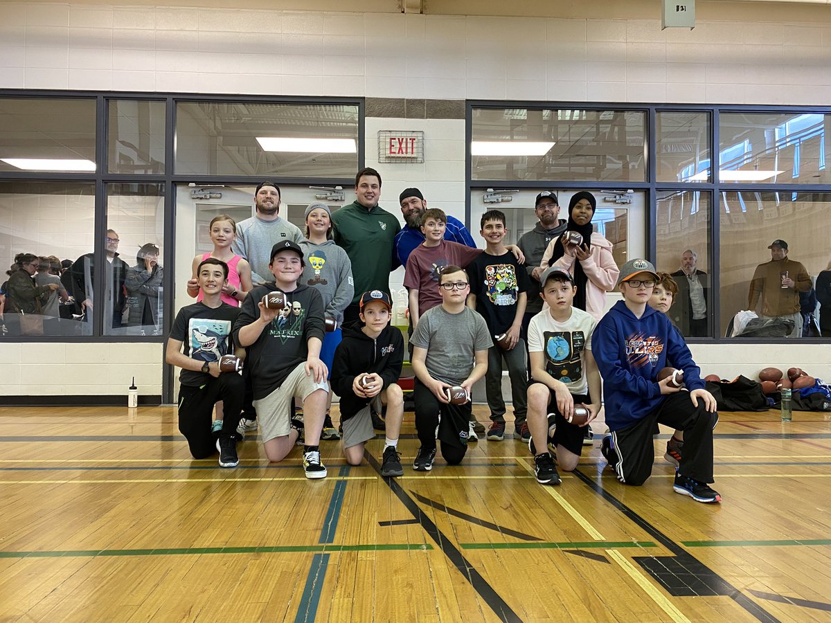 Big thanks to @NEMFA_Seahawks for having <a href="/markDkorte/">Mark Korte</a> out tonight! 

We’ll see you again soon 👊 #GoElks